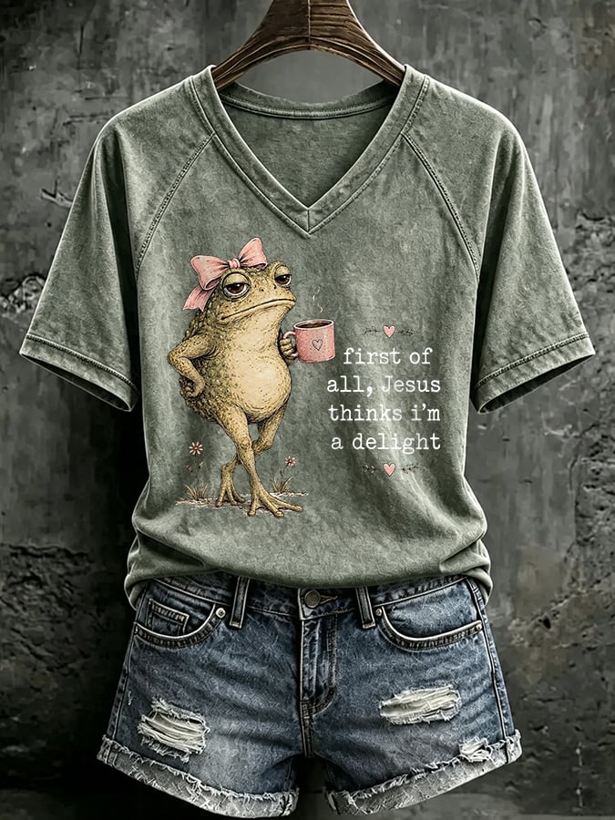 V Neck Retro Frog Coffee First Of All Jesus Thinks I'm A Delight Print T-Shirt